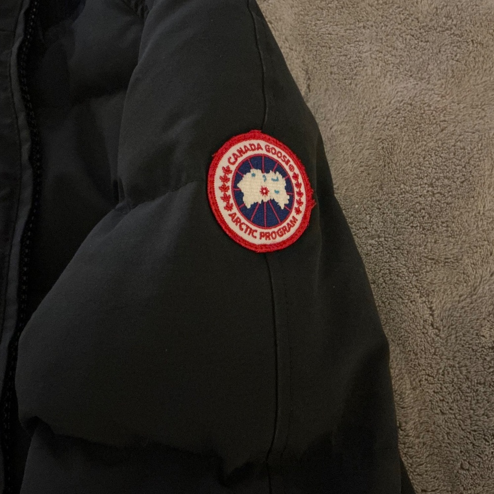 Canada Goose Women Black Bomber Down Jacket - Picture 8 of 16